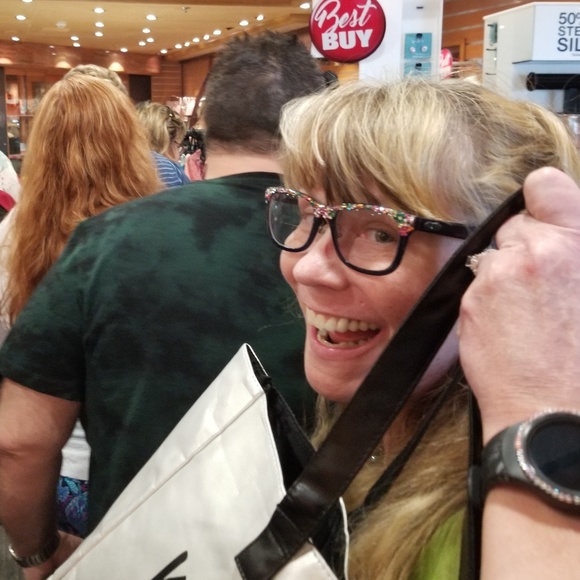 Meet your Posher, Rebecca - Picture 4 of 5